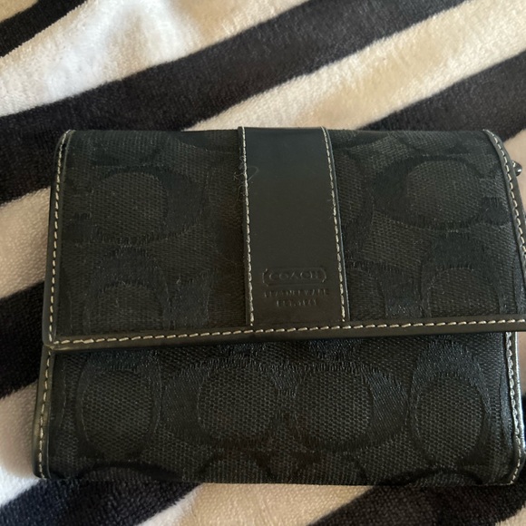 Coach - Picture 5 of 16